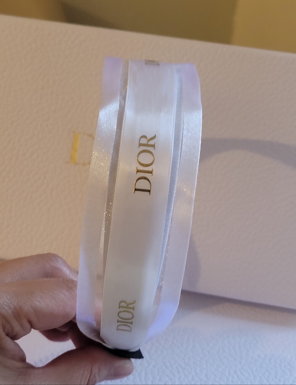 Dior White & Gold Ribbon - Picture 10 of 11